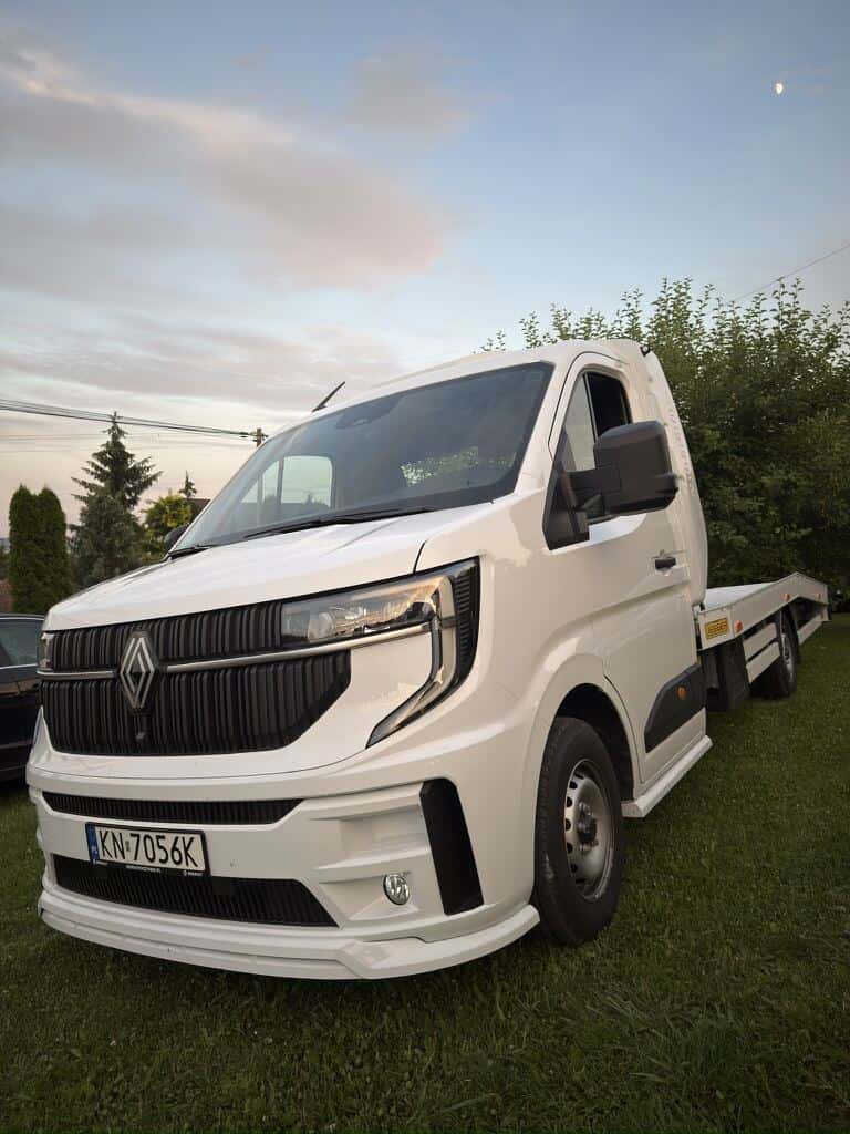 Autolaweta Renault Master IV na wynajem - widok po przekątnej